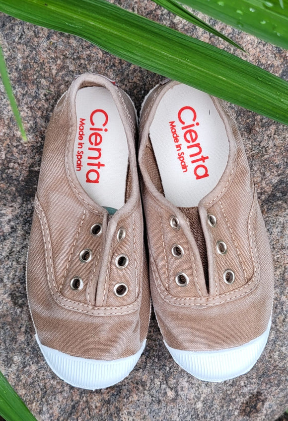 BEIGE (light distressed) > Cienta Sneakers Baby/Toddler size only